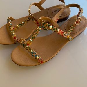 Cork Sandel with gold metal embellishment and square color stamp print